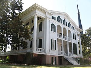 Archivo:Rear of The Bellamy Mansion