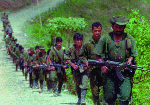 Archivo:Revolutionary Armed Forces of Colombia (FARC) insurgents