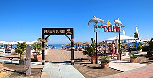 Archivo:Torremolinos - beach3
