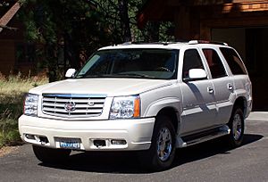 Archivo:2005 Cadillac Escalade Front