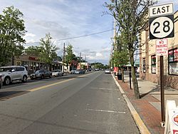 2018-05-20 16 52 45 View east along New Jersey State Route 28 (North Avenue) at Middlesex County Route 529 (Washington Avenue) in Dunellen, Middlesex County, New Jersey.jpg