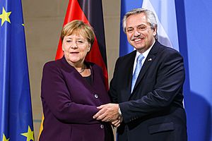 Archivo:Alberto Fernández Angela Merkel 02