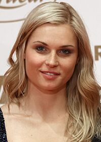 Anna Fenninger Sportlerin des Jahres 2013 Österreich Gala-Nacht des Sports 1 (cropped).jpg