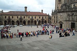 Archivo:Apertura Porta Santa da Catedral de Santiago de Compostela