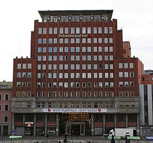 Archivo:Arbeiderpartibygningen quevaal