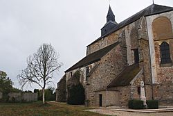 Church of Coulours (Yonne) (flickruser1banaan).jpg