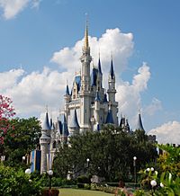Archivo:Cinderella castle day
