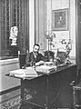 El señor Canalejas en un su gabinete de estudio, de Franzen