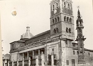 Archivo:Fundación Joaquín Díaz - Iglesia de San Miguel - Villalón de Campos (Valladolid) (1)
