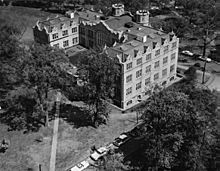 Archivo:Furman Hall at Vanderbilt University