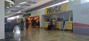Archivo:Hertz, Aeropuerto Internacional de Mazatlán, 26 de junio de 2023 02