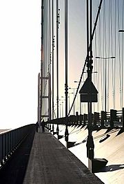 Archivo:Humber bridge walkway