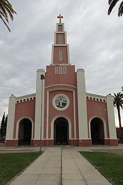 Archivo:Iglesia Santa Rosa de Pelequén