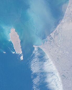 Isla San Lorenzo - ISS034-E-49361 (cropped).JPG