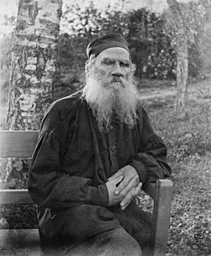 Archivo:Leo Tolstoy 1897, black and white, 37767u