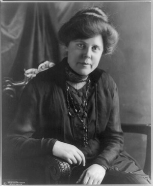 Archivo:Lucy Burns, half portrait, seated. LCCN2016650622