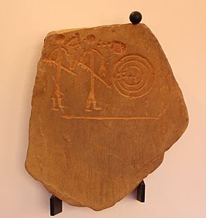 Archivo:MAB-Estela de guerrero. Siglo VII-VI a.C. La Pimienta