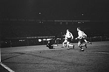 Nederland tegen West-Duitsland 2-4, eerste Nederlandse doelpunt, v.l.n.r. keeper, Bestanddeelnr 918-9494.jpg