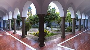 Archivo:Palacio de la Encomienda (patio). Los Santos de Maimona