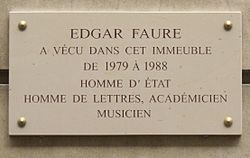 Archivo:Plaque Edgar Faure, 134 rue de Grenelle, Paris 7