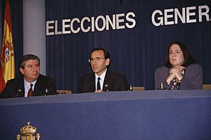 Archivo:Rueda de prensa para informar de los resultados de las elecciones generales de 1989. Pool Moncloa. 20 de octubre de 1989
