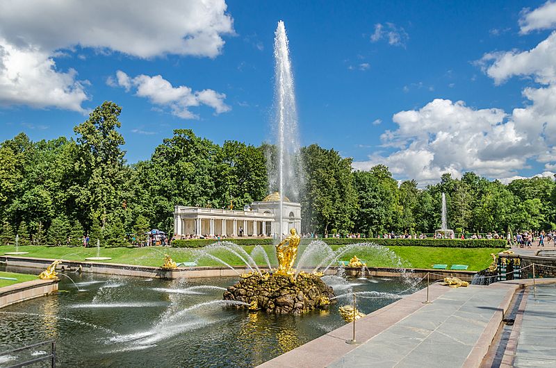 Samson fountain in Peterhof 02