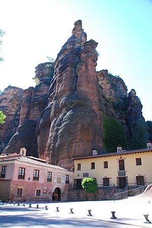 Archivo:Santuario de la Virgen de la Hoz