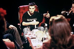 Archivo:Sinéad O'Connor on After Dark 21 January 1995