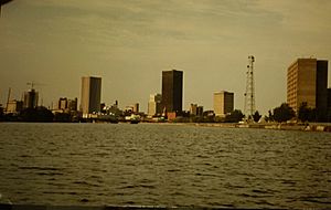 Archivo:Skyline of Rochester NY in 1987
