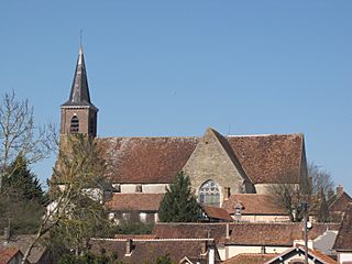 St-Martin-s-Ouanne, église vue du sud.JPG