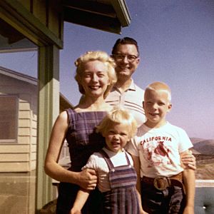 Archivo:W.H. Shumard family, circa 1955