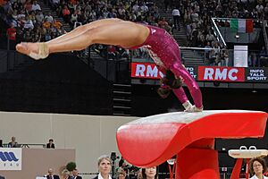 Archivo:2015 European Artistic Gymnastics Championships - Vault - Elissa Downie 04