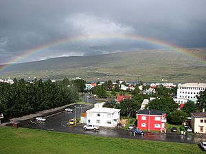 Archivo:Akureyri rainbow