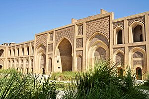 Archivo:Al-Mustansriah School - Main door