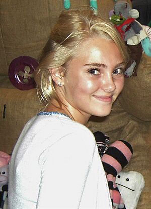 Archivo:AnnaSophia Robb