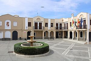Archivo:Ayuntamiento Santa Marta de los Barros badajoz