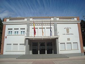 Archivo:Ayuntamiento de la Vall d'Alba