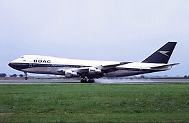 BOAC Boeing 747-136 landing at Heathrow.jpg