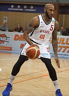 Bracey Wright 2019 (cropped).jpg