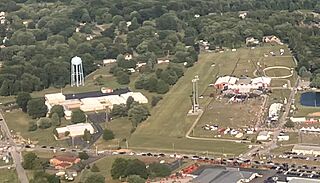 Butler Farm Show Airport Trump Rally 2024 03 (cropped).jpg