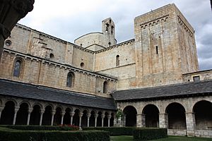 Archivo:Catedral d'Urgell, claustre