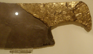 Archivo:Djer-ButcherKnife-CloseUp RoyalOntarioMuseum