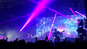 Archivo:Enter Shikari Bournemouth 2