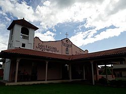 Fachada de la Parroquia Santisima Trinidad en Calobre.jpg