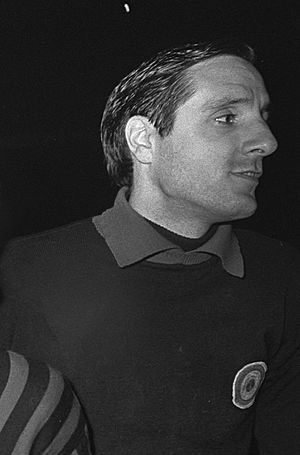 Finale Europa Cup II AC Milan tegen HSV Hamburg 2-0 AC Milan spelers na eindsign, Bestanddeelnr 921-3778 - Fabio Cudicini (cropped).jpg