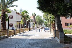 Friday Morning in Sarona, Tel Aviv IMG 0890.JPG