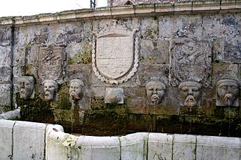 Archivo:Fuente de los caños en Avilés