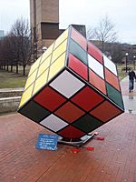 Archivo:Huge-Cube