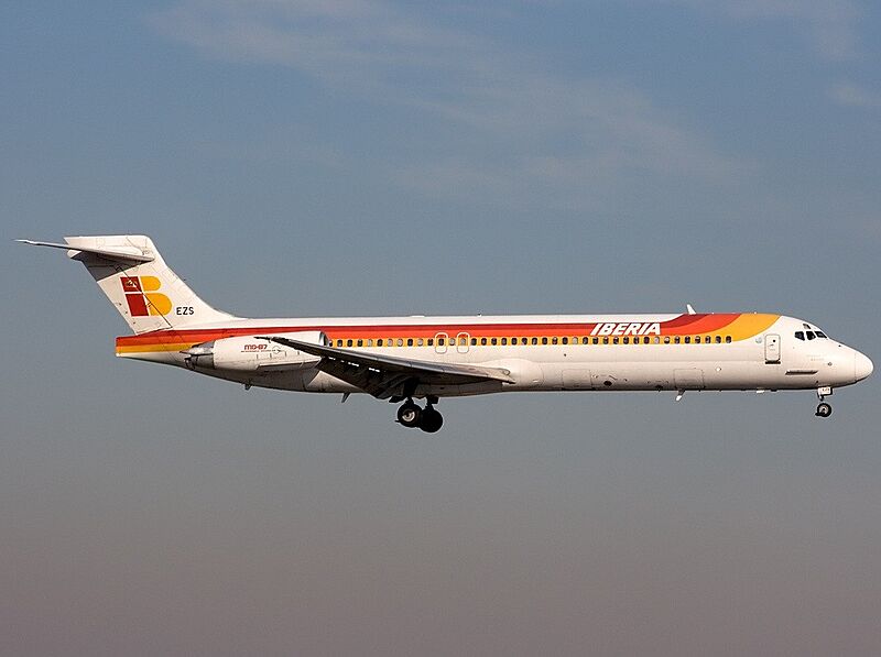 Iberia McDonnell Douglas MD-87 EC-EZS
