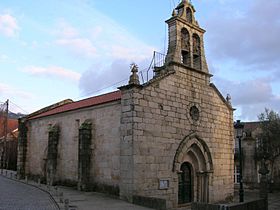 Iglesia de Santiago de Bembrive 2.jpg